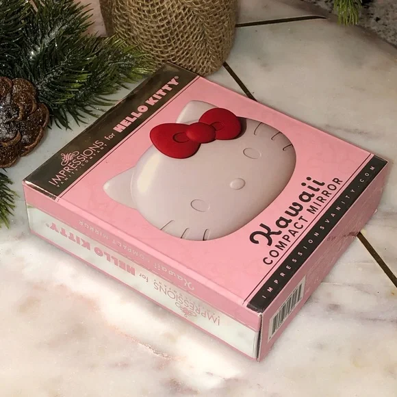 ✨NWT✨ Hello Kitty Impressions Compact Mirror - Picture 4 of 10